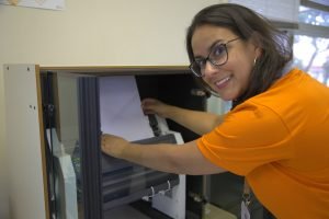 Fatura de energia em Braille completa 12 anos