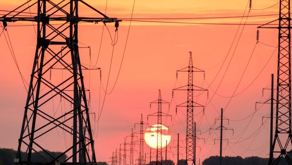 Setor elétrico reduz estimativa de demanda por energia em 2025
